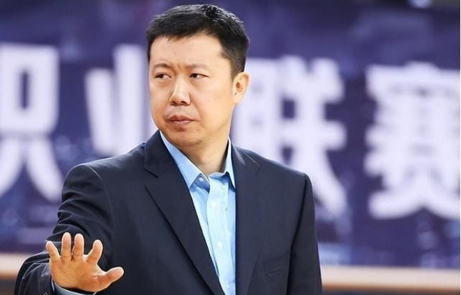 取代宫鲁鸣，王治郅上任女篮？已抵达球队，名记官宣，透露最新内幕