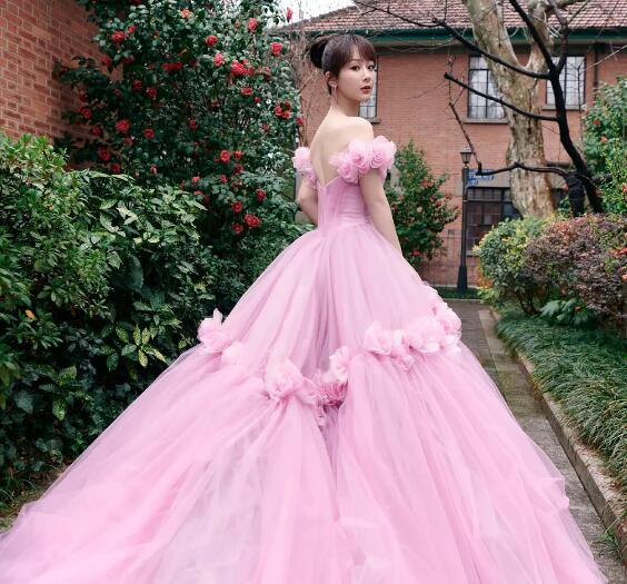 2021年微博之夜红毯走秀!哪个女明星你get到了? 2021年微博之夜红毯走秀!哪个女明星你get到了?