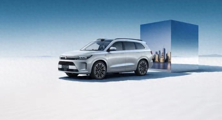 谁才是增程大五座SUV最优选?新岚图FREE对比问界M7