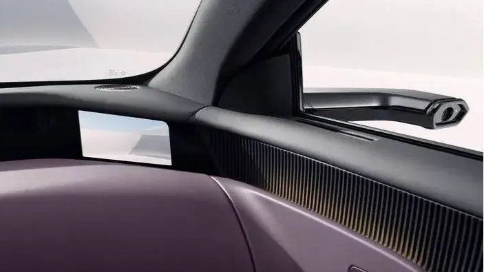 选装价接近一辆车的售价，不实用的配置大可不必买