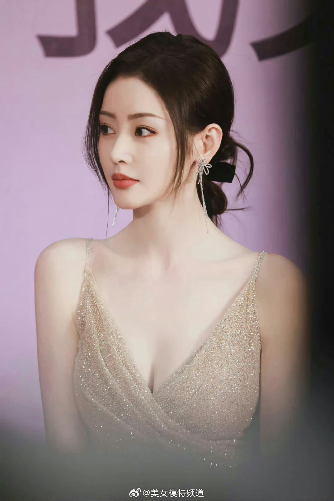 张天爱时尚活动美照