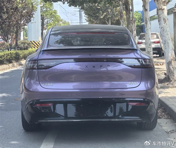 华为和奇瑞合作,又推出一款新车,鸿蒙智行智界R7实车曝光-华为智选汽车百度百科