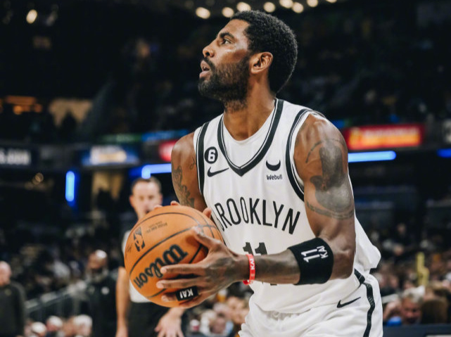 欧文NBA直播中上演华丽突破与精准三分 球迷直呼过瘾见证巅峰对决时刻