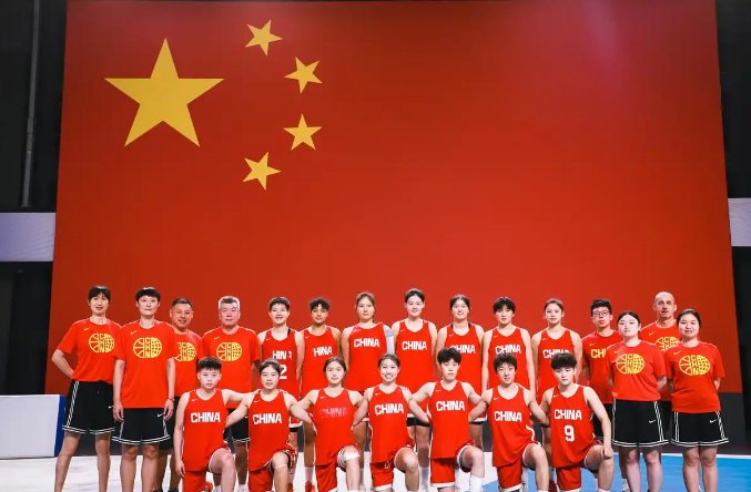 中国女篮12人大名单终于出炉！李月汝妹妹携手1米90王牌前锋，能否冲