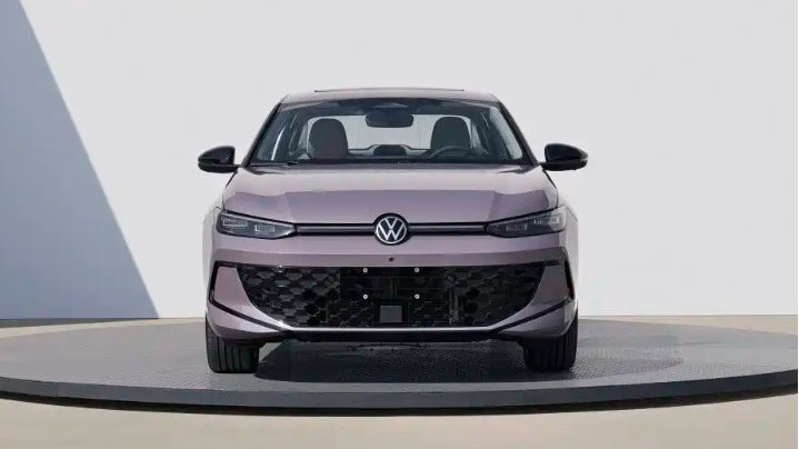 小帕萨特实锤！朗逸Pro车长4720mm，配隐藏门把手，11月就会上市