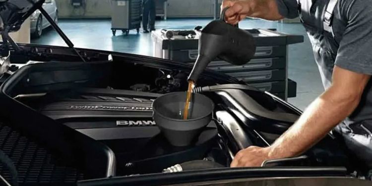 5000公里换一次机油?人傻钱多,老司机教你多久换一次最好!