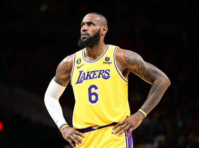 詹姆斯湖人時代再遇挑戰字母哥成最大變數