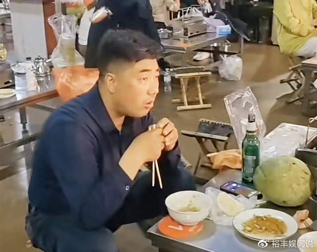 淄博烧烤店老板下跪后续！201食客表示双方和好，评论区却已沦陷
