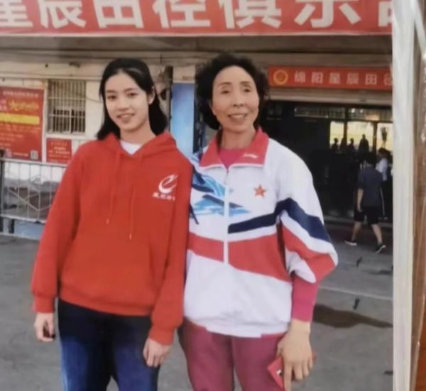 中国女子钢架雪车首秀,川妹子黎禹汐和队友赵丹双双晋级休闲区蓝鸢梦想 - Www.slyday.coM 中国女子钢架雪车首秀,川妹子黎禹汐和队友赵丹双双晋级休闲区蓝鸢梦想 - Www.slyday.coM