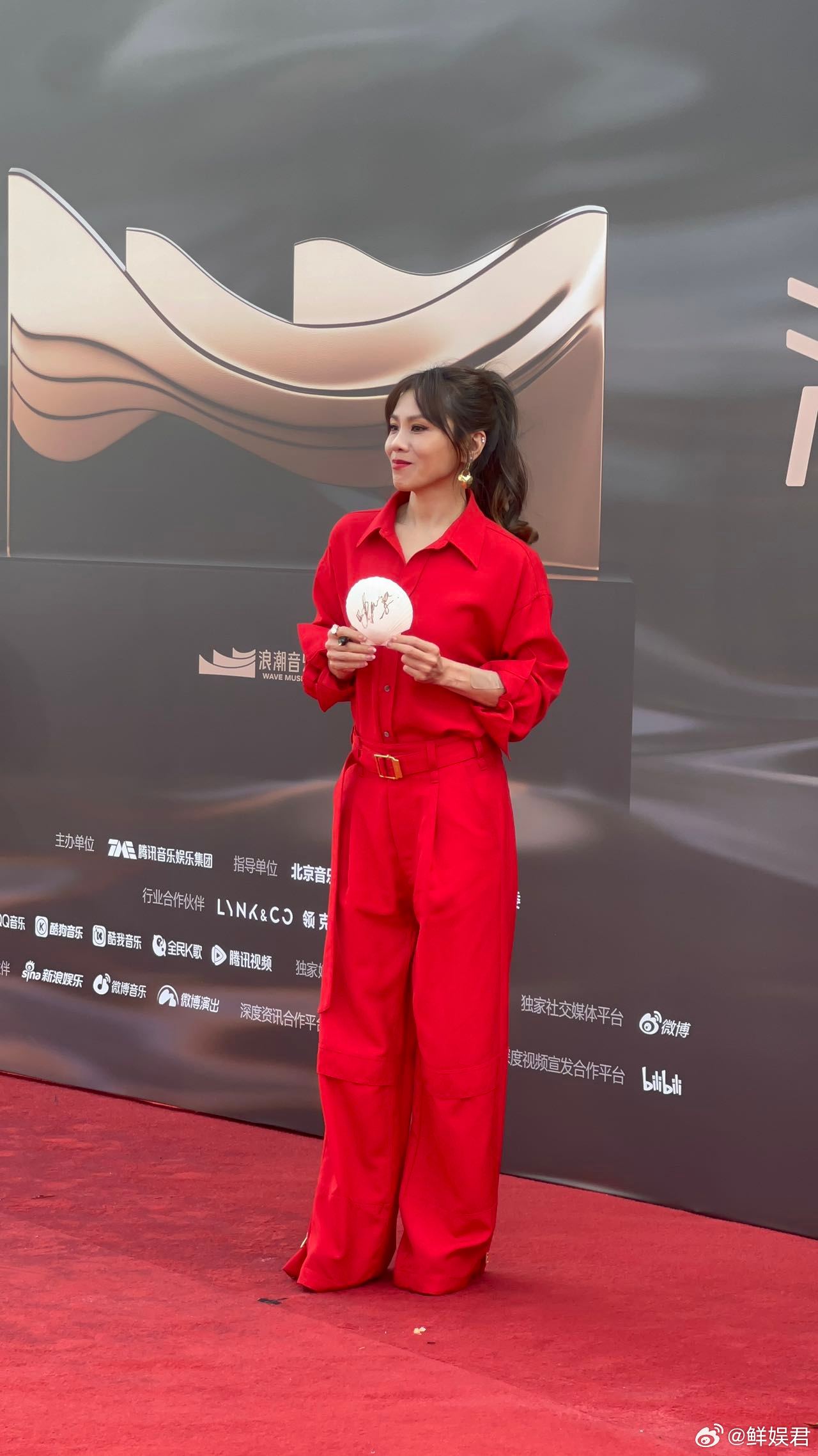 蔡健雅刘恋等亮相浪潮音乐大赏红毯