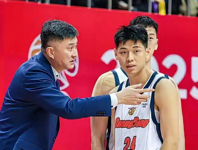 宏远第5，杜锋下课？赛季目标曝光，朱芳雨表态，谁注意杜锋去向