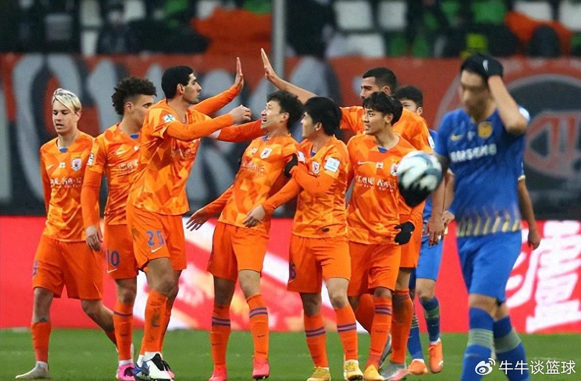 鲁能热身赛表现不佳！或让韩鹏直接点燃三把火，带泰山队进正轨