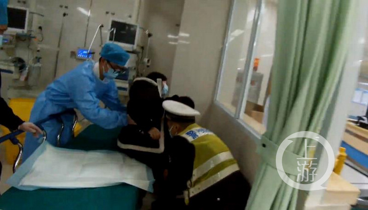 抢救大出血孕妇 十公里18个绿灯全开休闲区蓝鸢梦想 - Www.slyday.coM 抢救大出血孕妇 十公里18个绿灯全开休闲区蓝鸢梦想 - Www.slyday.coM