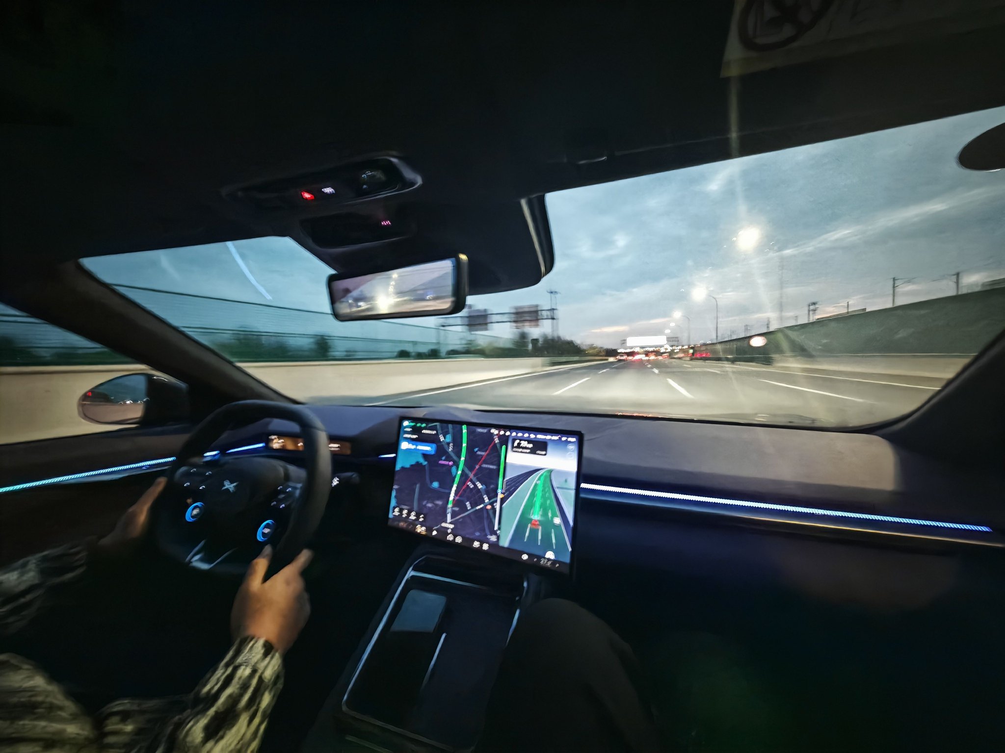 小鹏P7副驾体验舒适，博主分享乘车感受