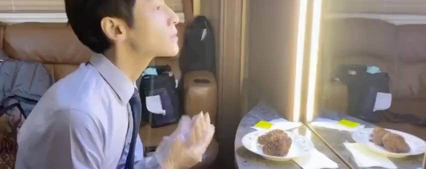 青羊小伙罗云熙教你吃兔脑壳