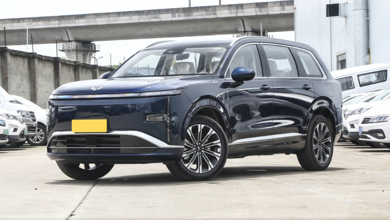 想买10万级大六座SUV，这款五菱星光L值得一看，综合续航1260km