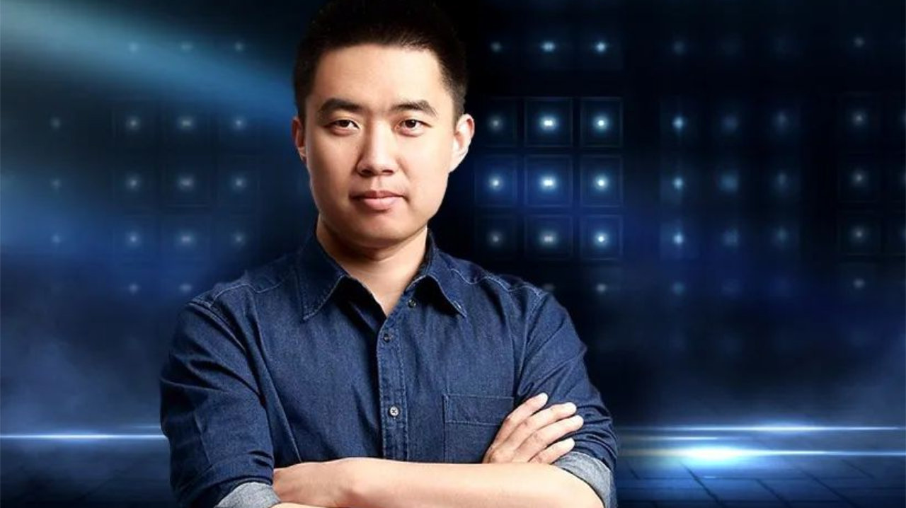 汽车业务亏损，李想造AI眼镜能拯救腰斩的股价吗？