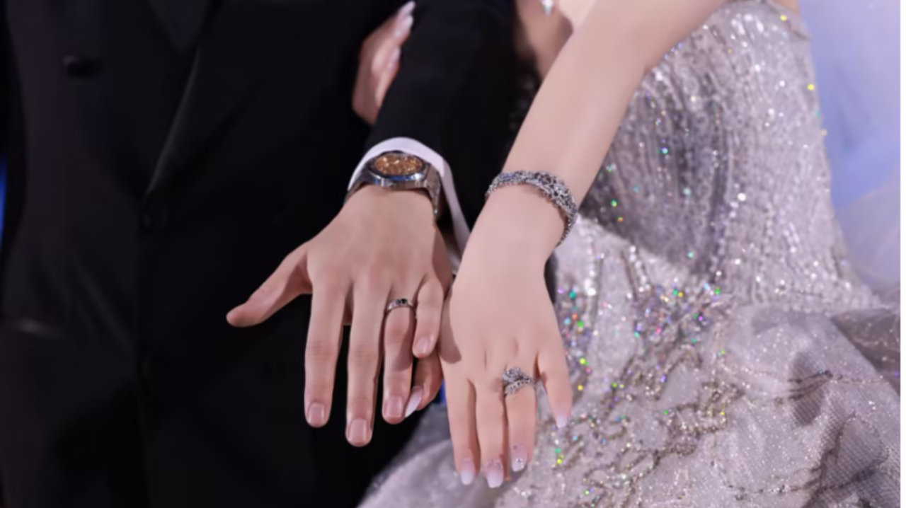 黄雅琼婚礼珠宝吸睛无数，DR凭独特设计营造浪漫婚礼氛围