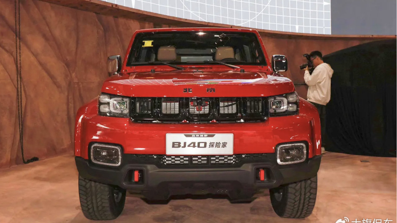 越野与智能多样化需求兼得：北京越野BJ40探险家上市，焕新13.49万起