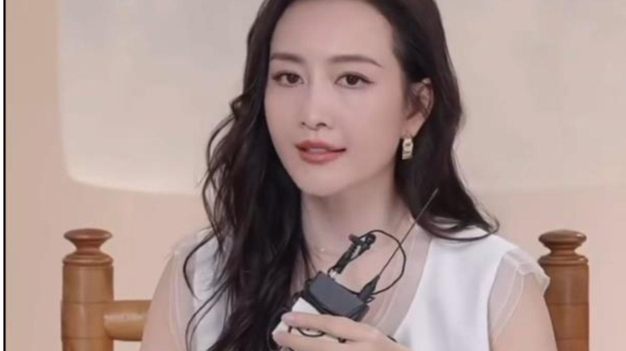 王鸥自创品牌公司0人参保，自曝自创品牌一直亏损，靠拍戏补贴