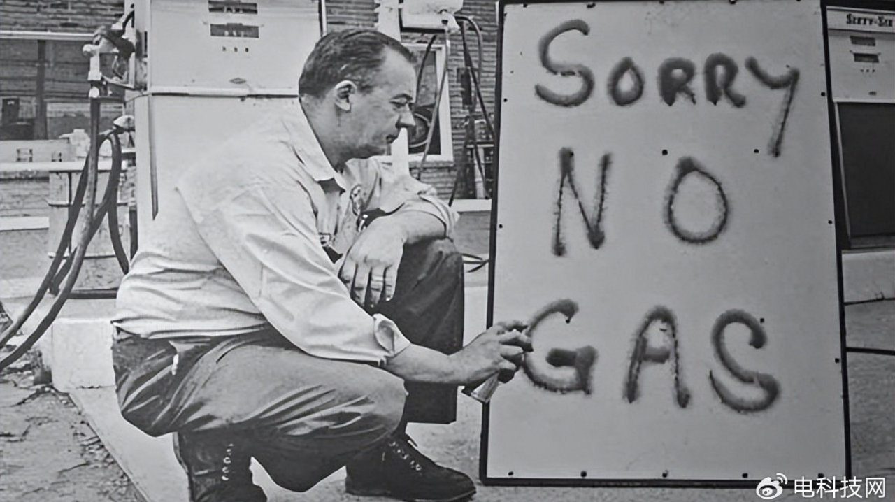 当年的石油危机捧红了日系车，如今高油价把我们加速推向电动车