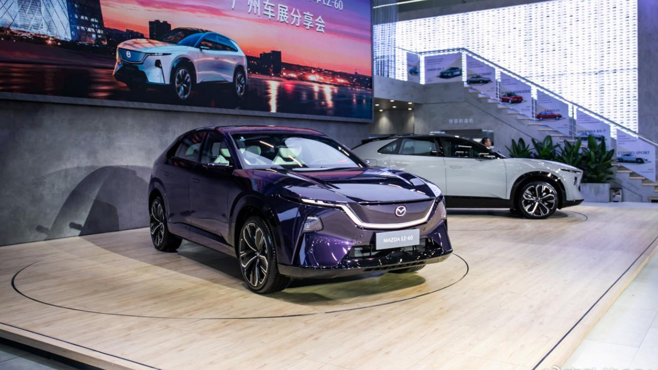 “双子星”亮相广州车展，长安马自达电动化转型驶入快车道