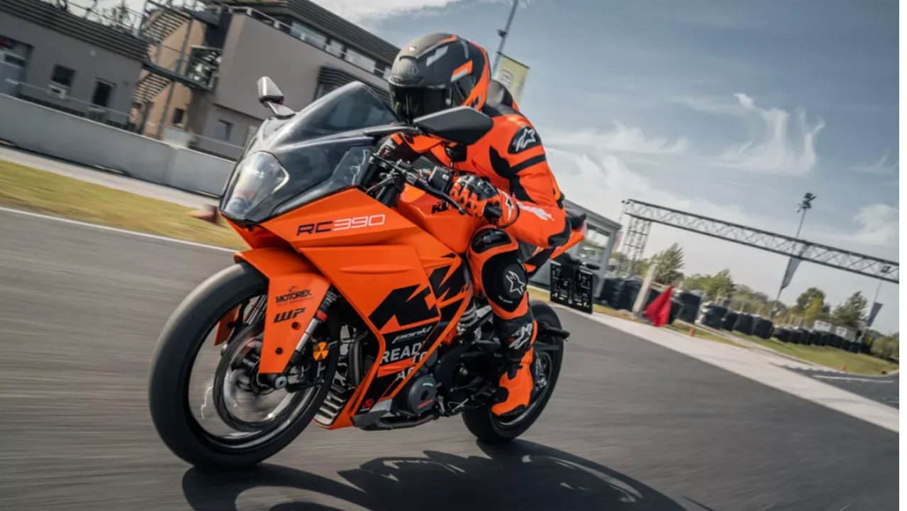 为双缸RC450让路？KTM RC390即将全球下架，奥地利单缸小钢炮成绝唱