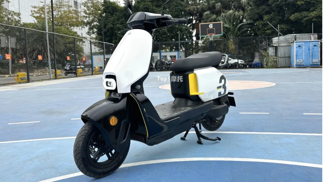 电摩新车提前看：极核EZ3新款实拍，座桶空间加大，续航里程增加