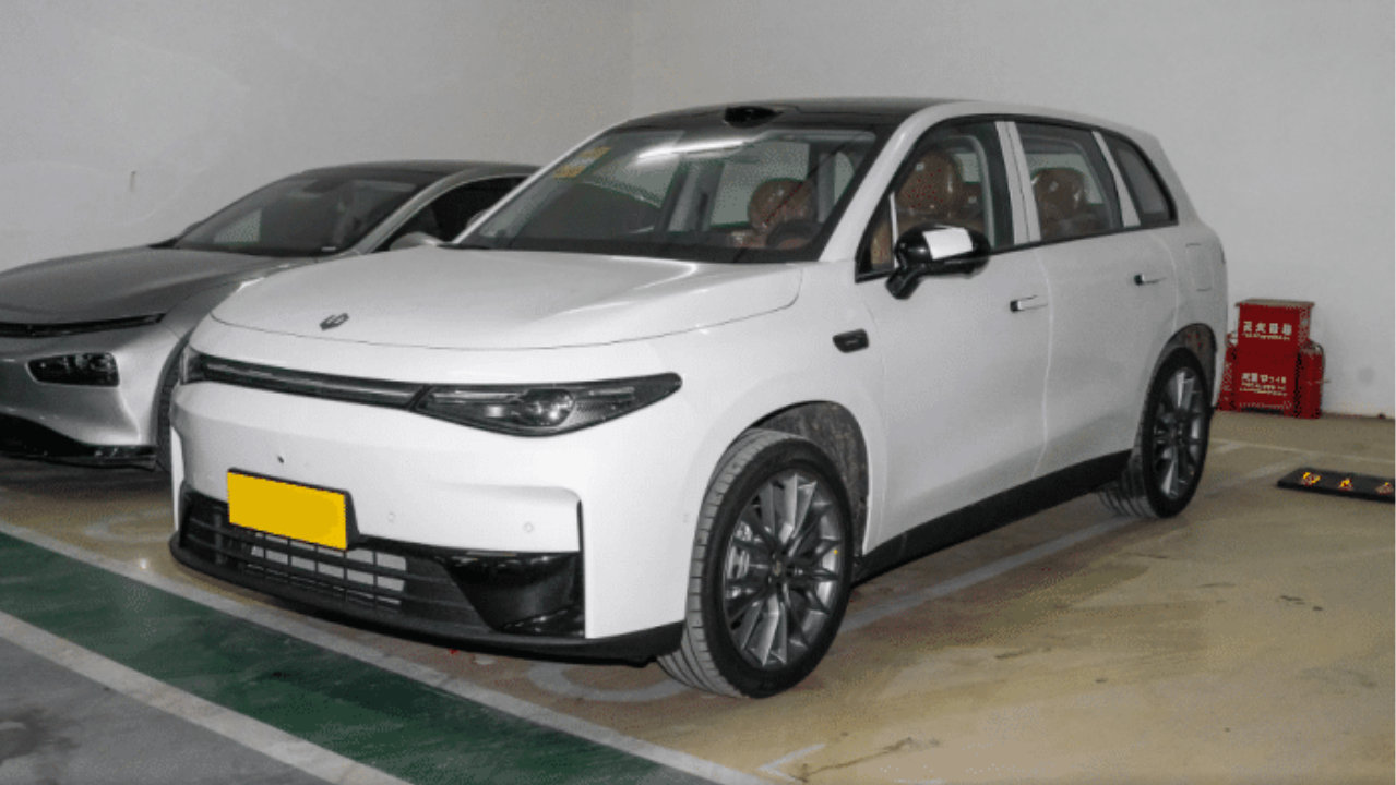 售12.28万起，激光雷达+双动力，零跑C10适合家庭使用的选项！