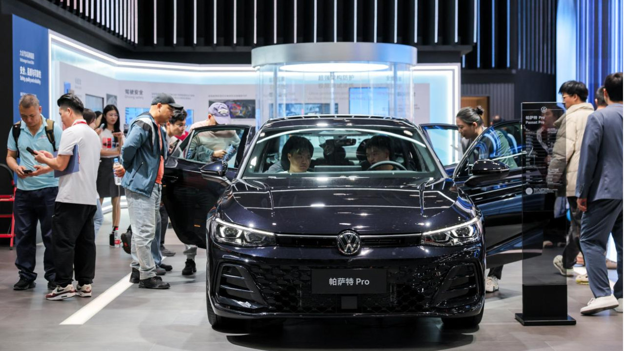 不打价格战，上汽大众靠“油电同进、油电同智”打赢价值战