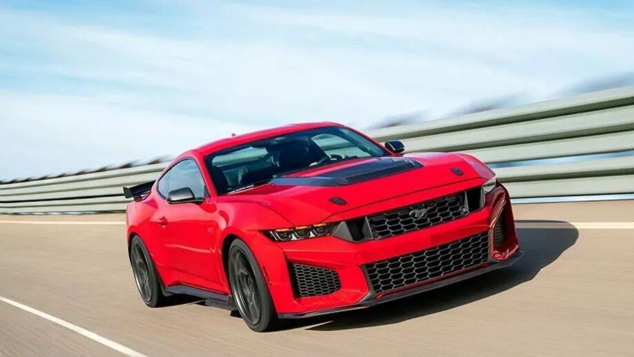 掉电车坑里！福特2025净亏566亿：停产关税致亏276亿，电车亏332亿