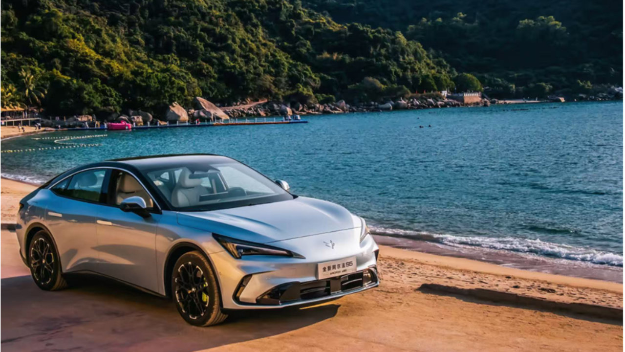 极狐全新阿尔法S5发布，AI算力与续航补能双突破