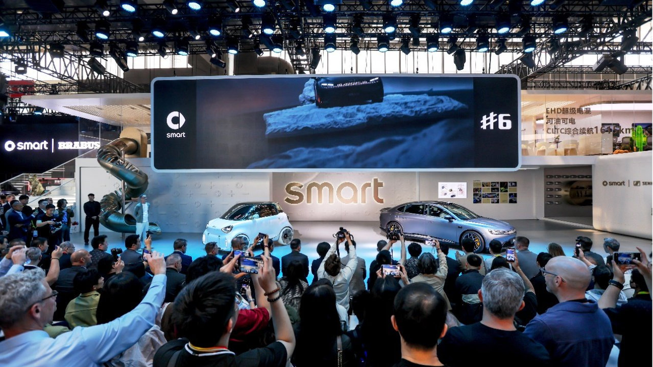 天生爱不同，smart登陆2026北京车展  精灵6号18.99万元起开启预售