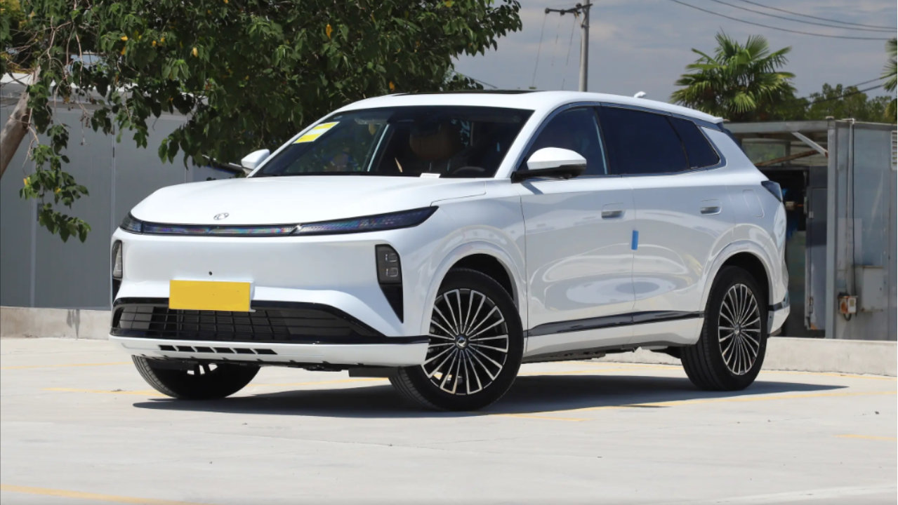 奶爸购车指南，车主亲测东风风神L8 PHEV，家用SUV选它挺靠谱！
