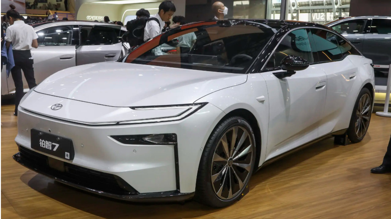 明年3月见！丰田铂智7配鸿蒙座舱+空悬，88度大电池，续航710公里