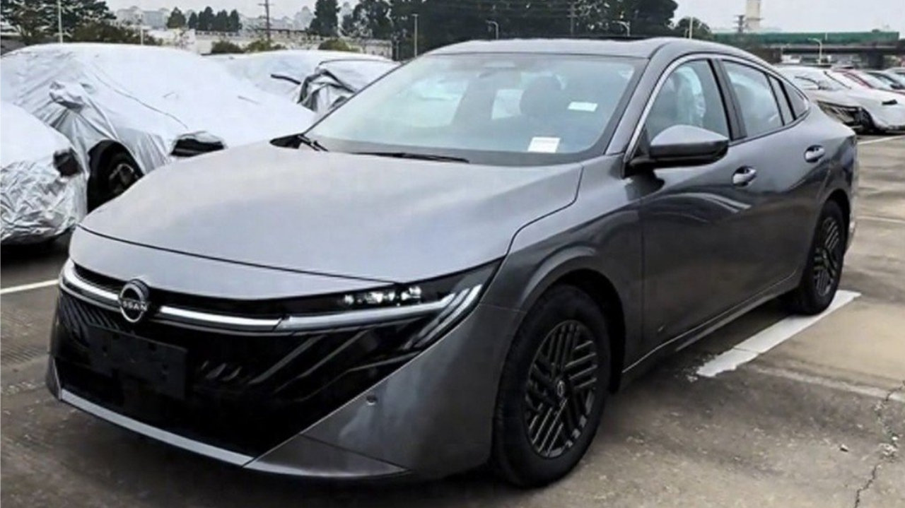 东风日产全新轩逸实车来了！前脸更运动、换贯穿尾灯，还能大卖？