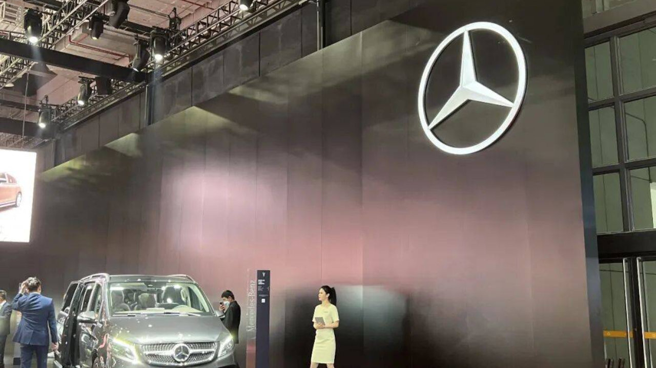 纯电CLA首月销量仅千余辆，换帅能拉动奔驰的“中国电车梦”吗？