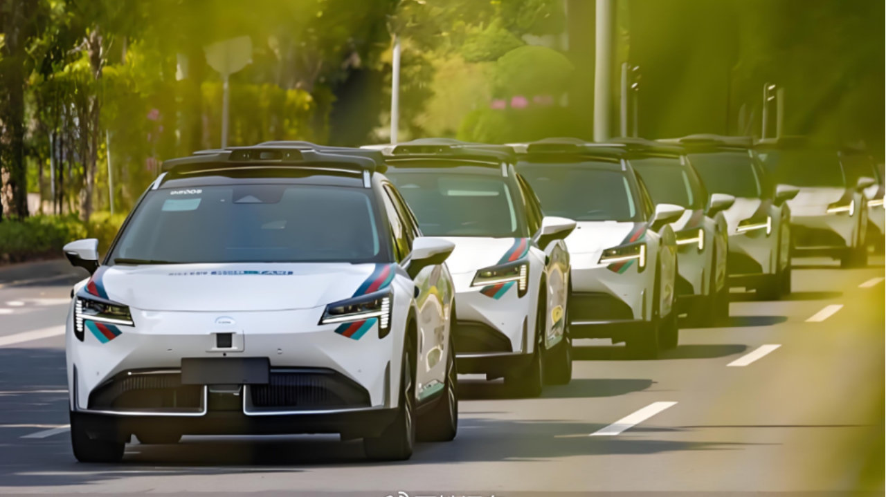 2025汽车圈十大焦点事件，定义下一个十年发展航向