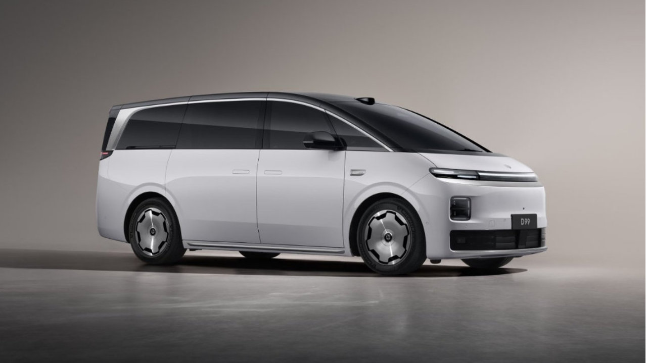 零跑MPV终于来了！零跑D99来袭，数字越大，级别越高？