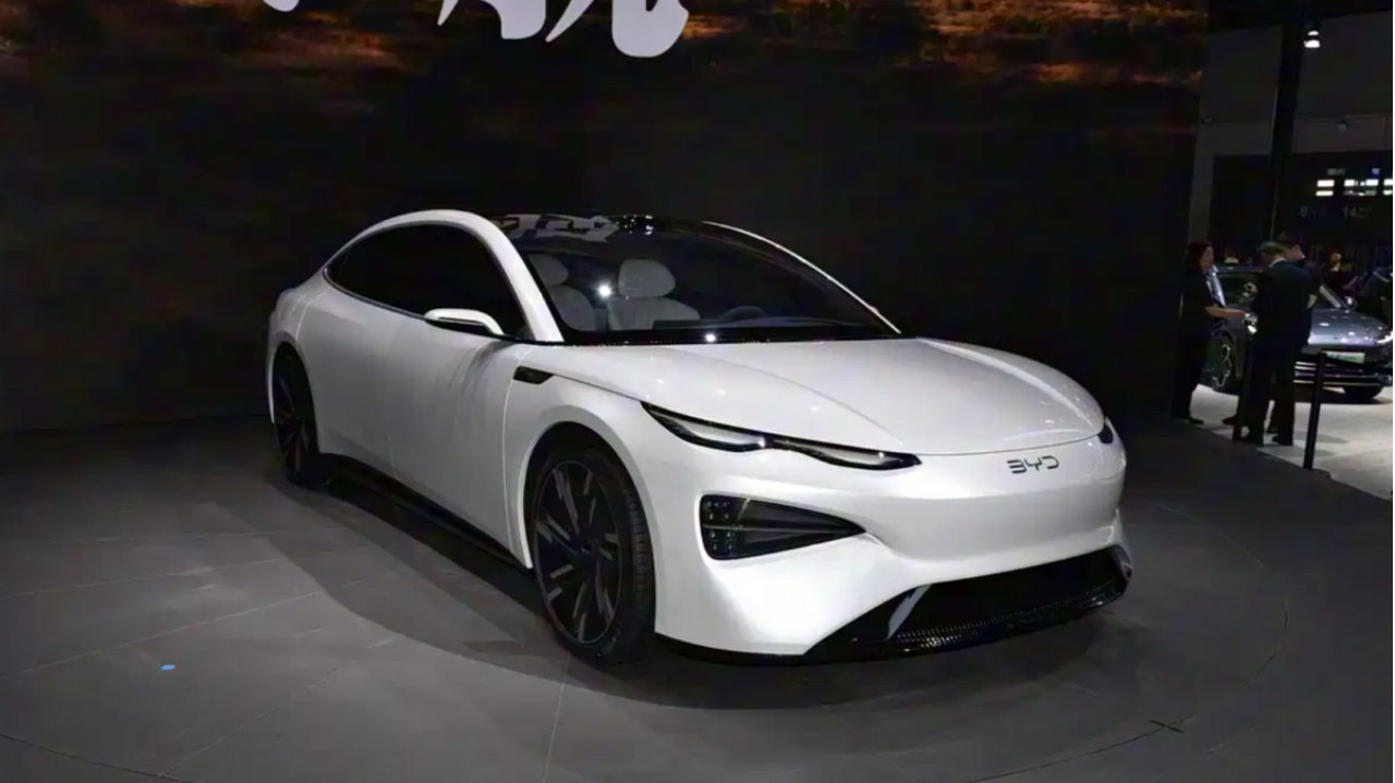 全新海豹08谍照曝光，高端新能源旗舰，没有对开门