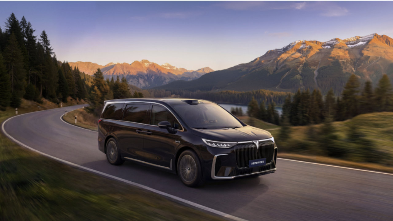 岚图梦想家冠军版，终结MPV“偏科困局”