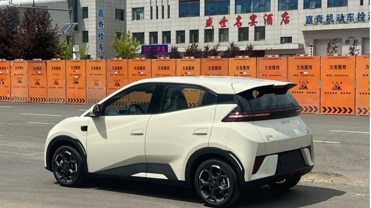 小车也要卷智驾？新款比亚迪海鸥实车曝光，带激光雷达
