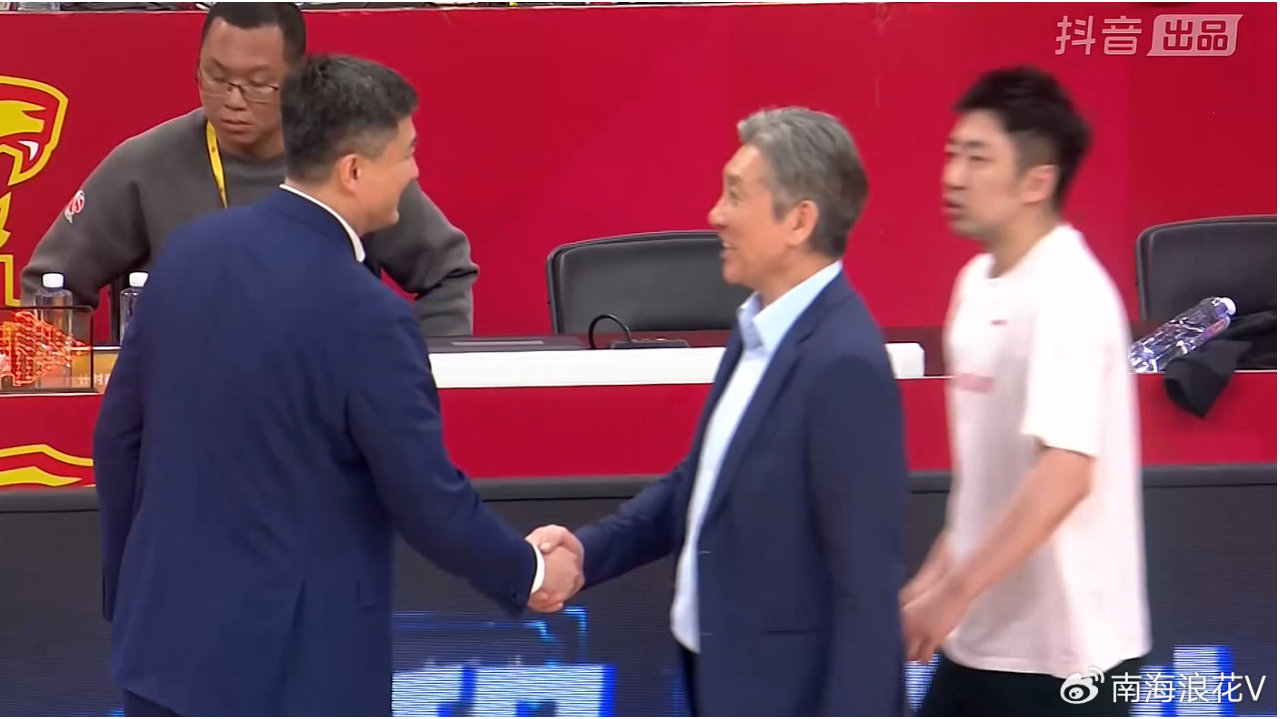 CBA名记：广东队2名球员，已经被杜锋边缘化