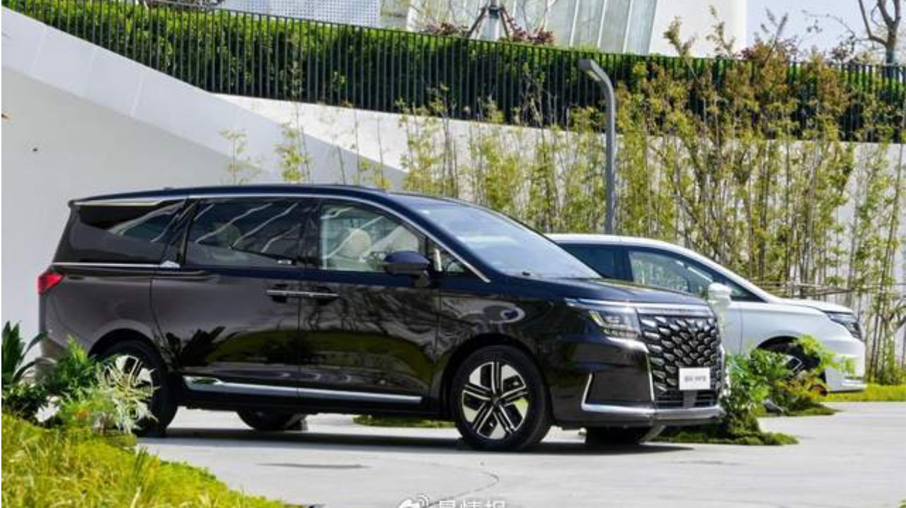 MPV老将出品，冰箱彩电沙发都配齐，限时不到18万起，值得买吗？