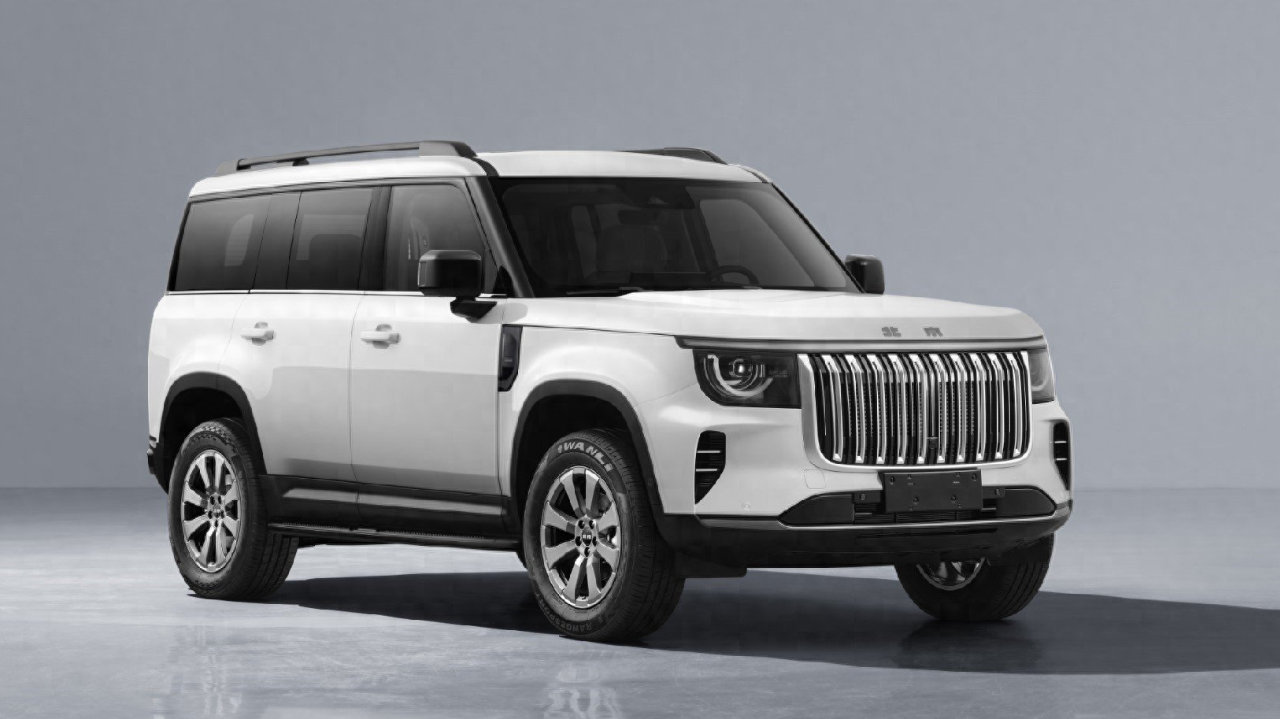 北汽全新中大型SUV，外观方正硬朗，侧开式尾门+小书包，三种动力