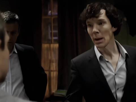 谁会用上了膛的枪挠头呢