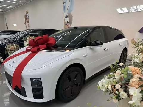 理想i6车主:保险7300,落地25.01万,性价比较高