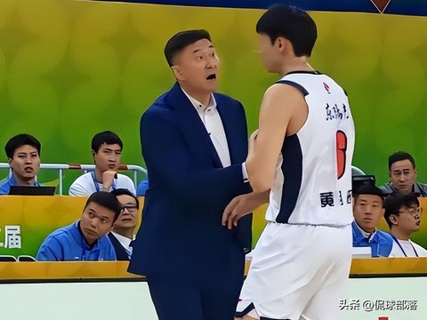 广东男篮最新3消息：黄明依租借到北方球队，上海男篮重金截胡