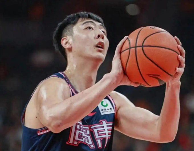 和杜锋闹翻？张明池离队原因找到，家庭变故曝光，解约亏2年收入