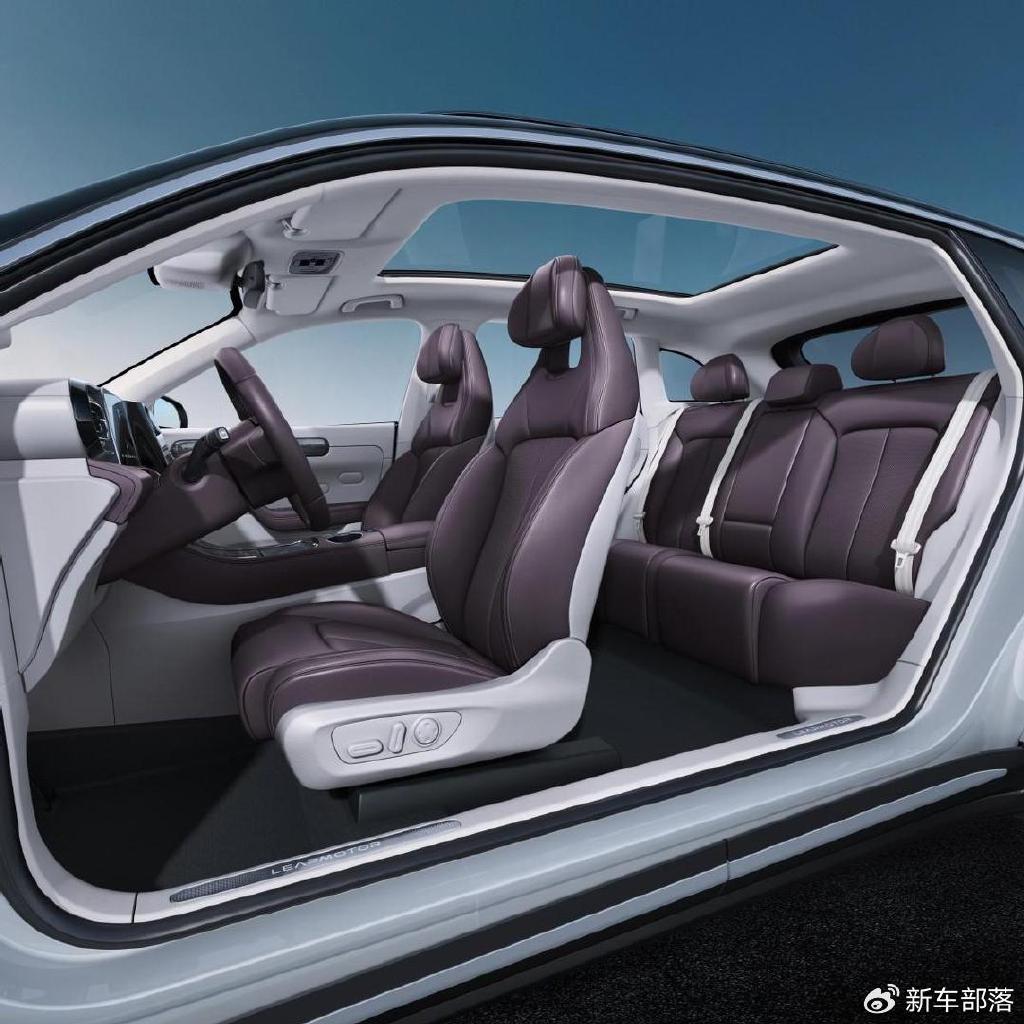 15万级性价比之王 零跑C11挥出一记重拳